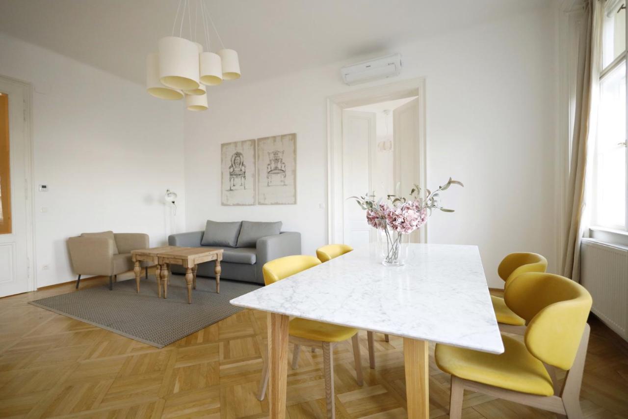Heymi Apartments Oper Wina Bagian luar foto