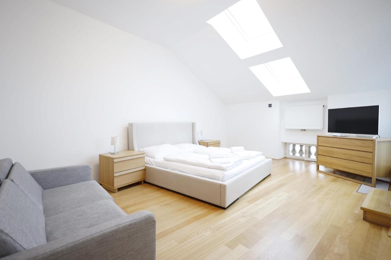 Heymi Apartments Oper Wina Bagian luar foto