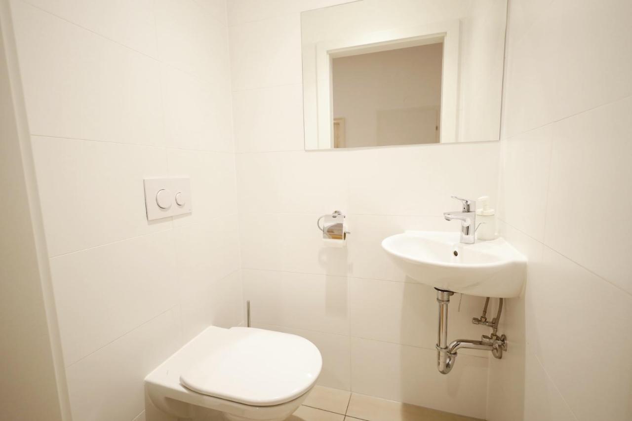 Heymi Apartments Oper Wina Bagian luar foto