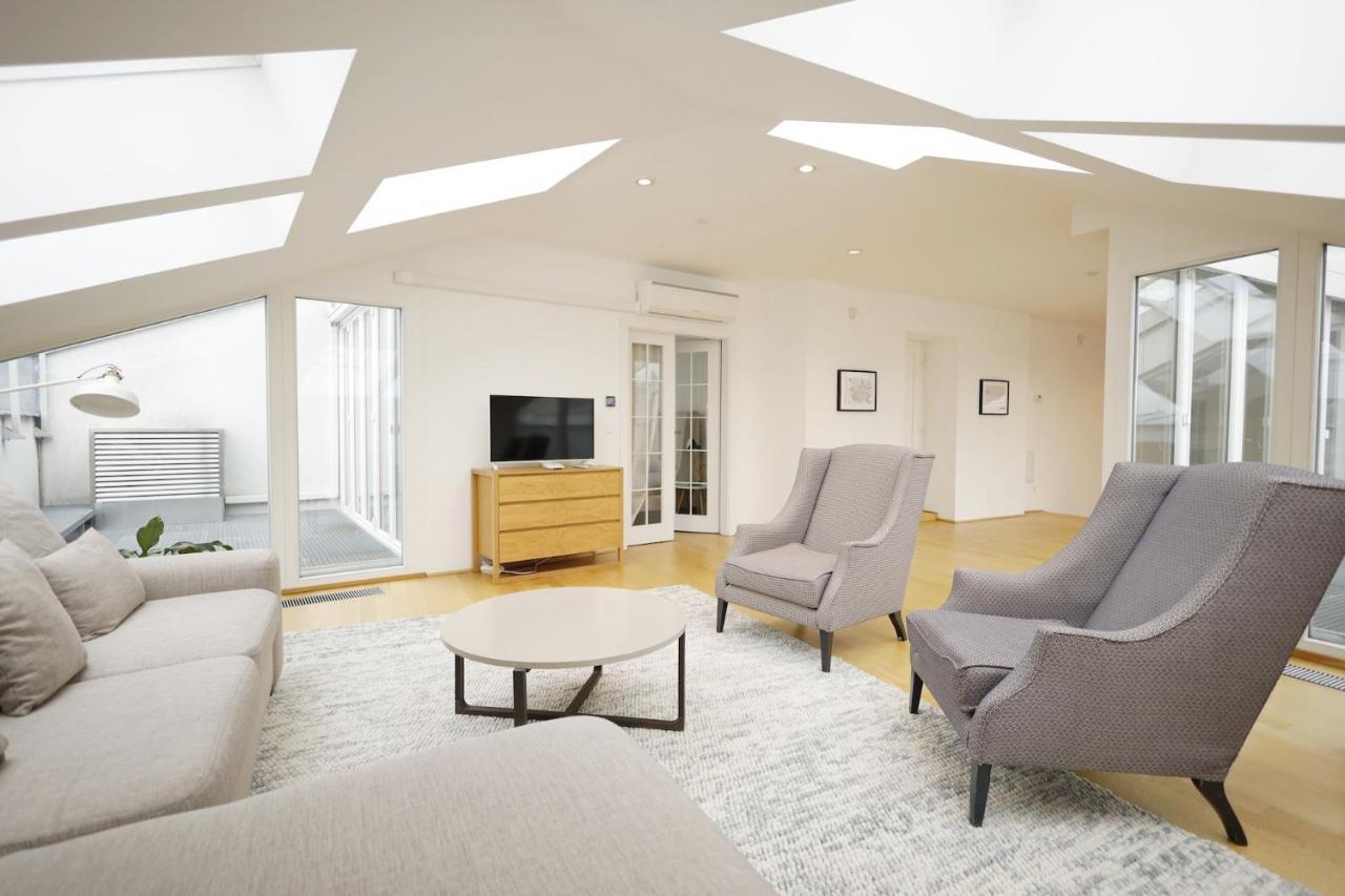 Heymi Apartments Oper Wina Bagian luar foto