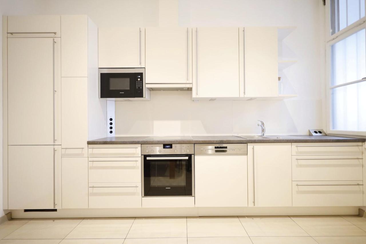 Heymi Apartments Oper Wina Bagian luar foto