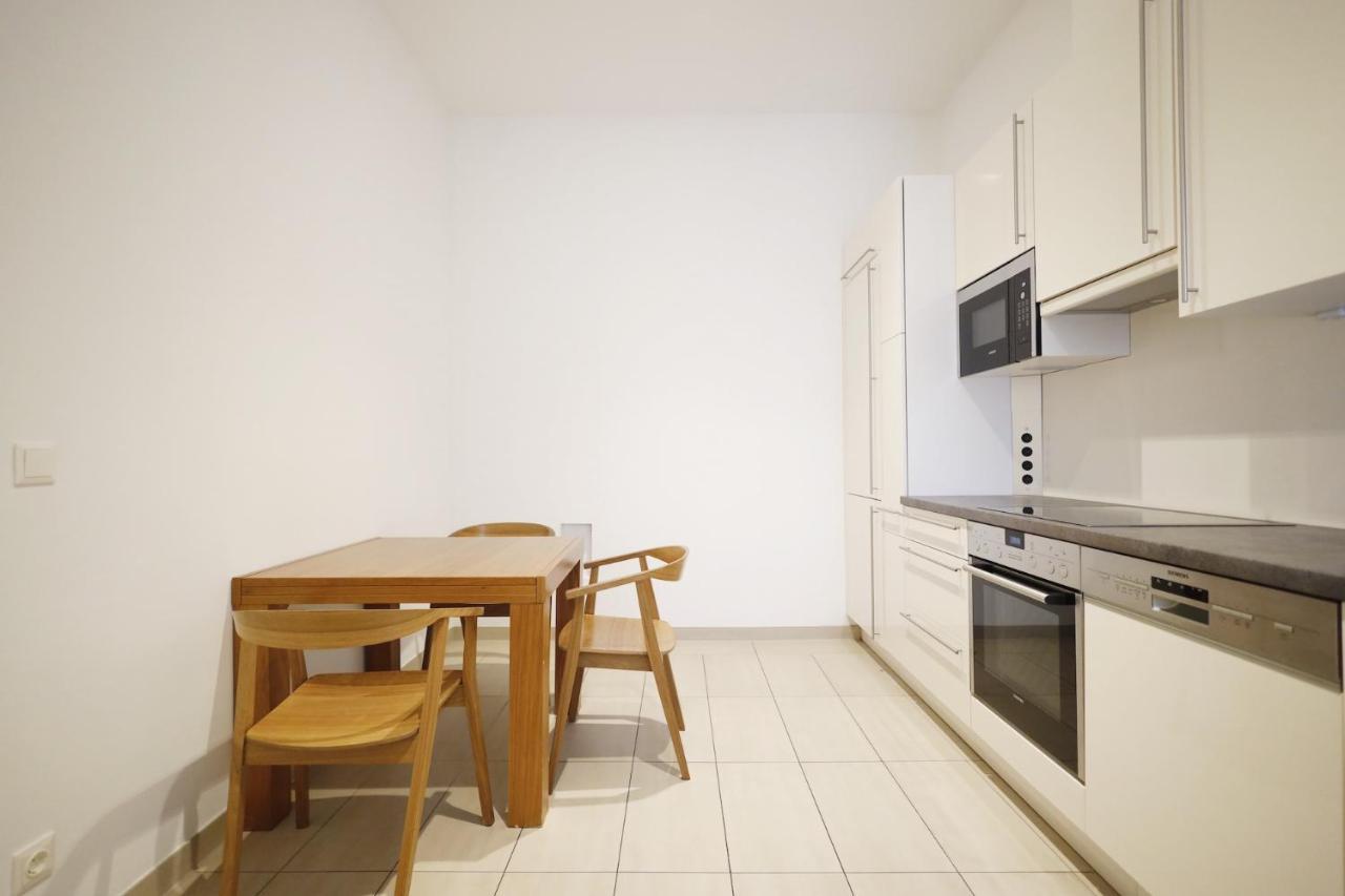 Heymi Apartments Oper Wina Bagian luar foto