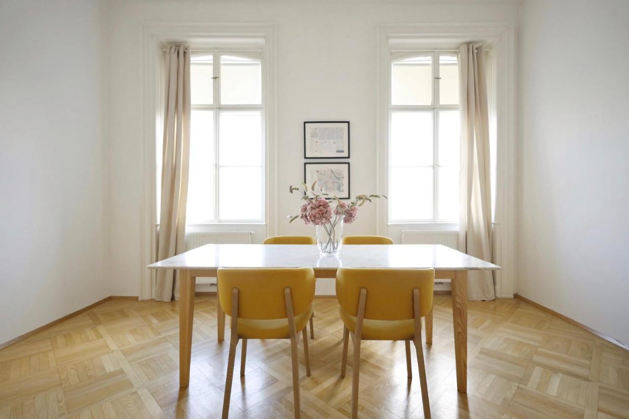 Heymi Apartments Oper Wina Bagian luar foto
