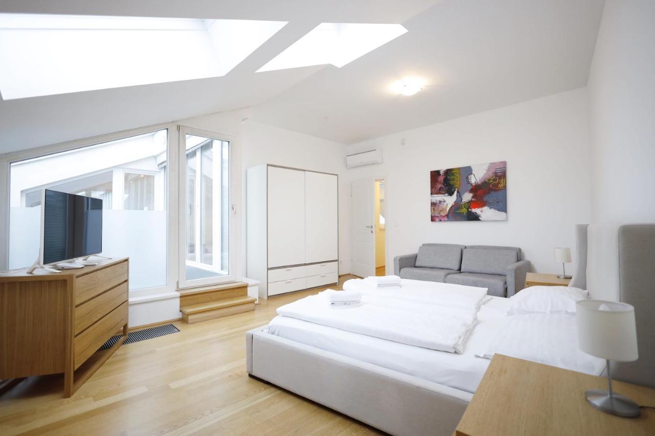 Heymi Apartments Oper Wina Bagian luar foto