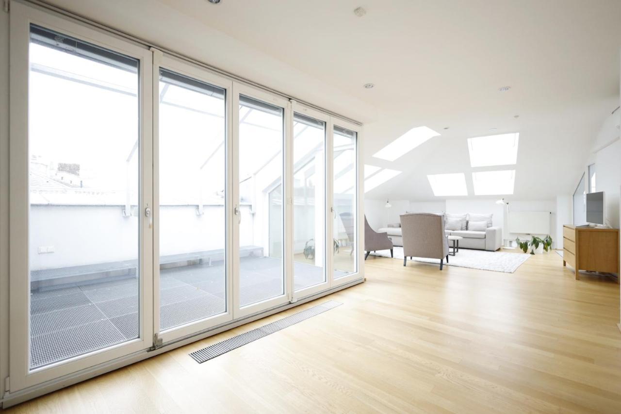 Heymi Apartments Oper Wina Bagian luar foto