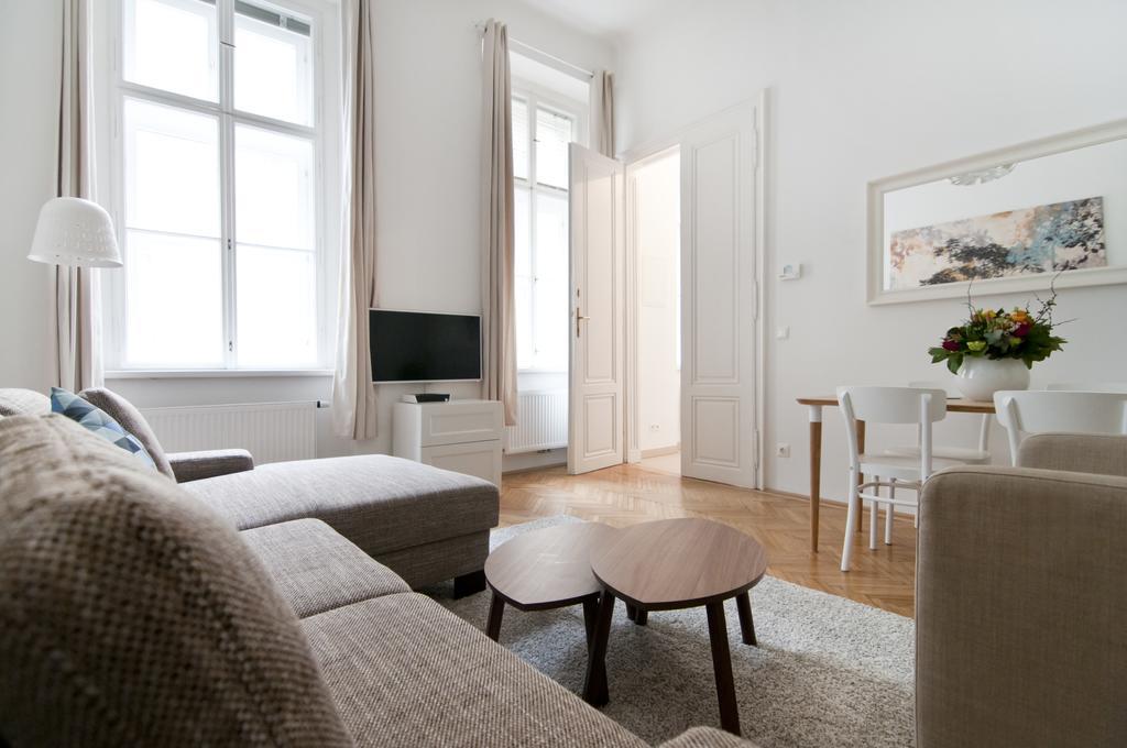 Heymi Apartments Oper Wina Ruang foto