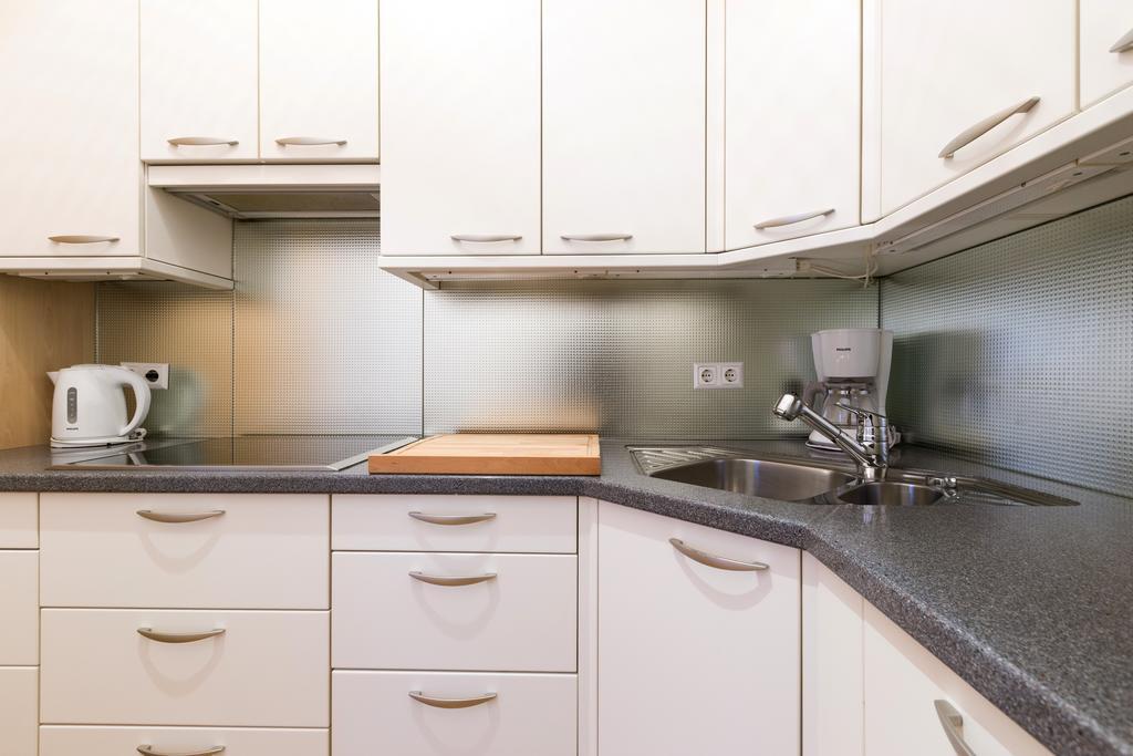 Heymi Apartments Oper Wina Bagian luar foto
